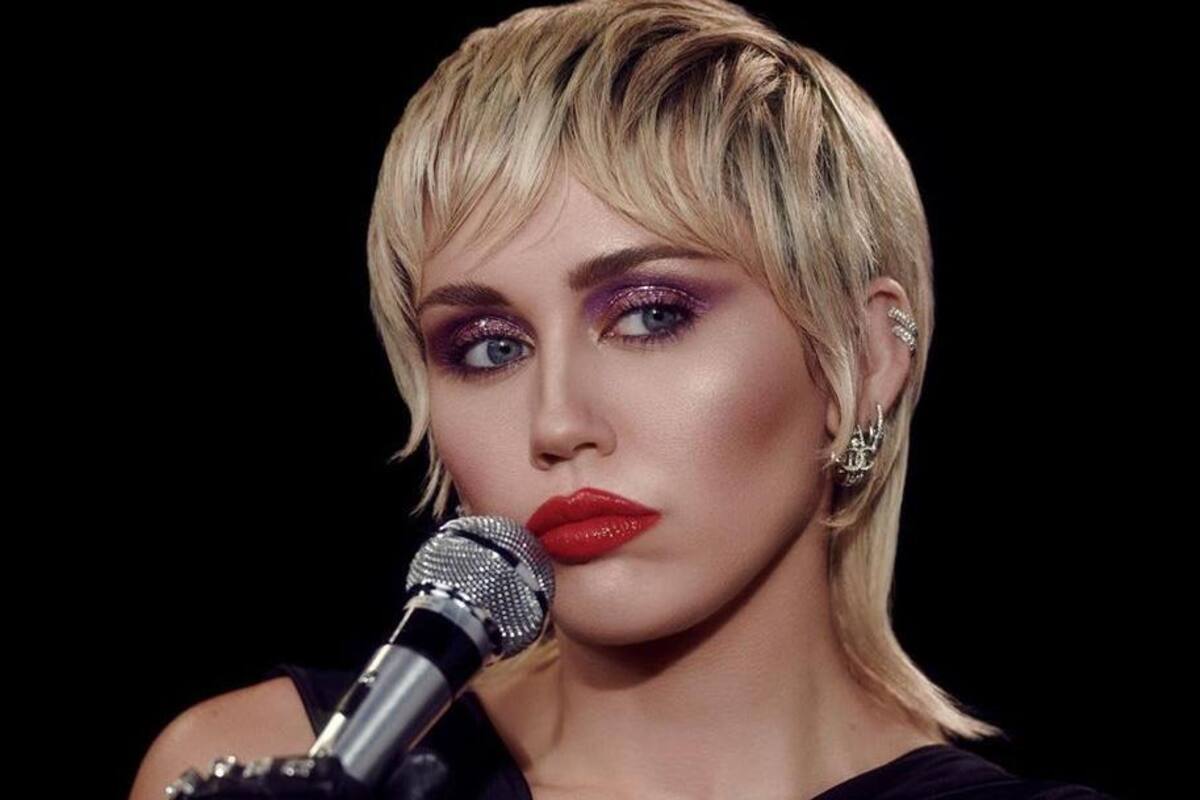 Miley Cyrus dice que un OVNI la persiguió