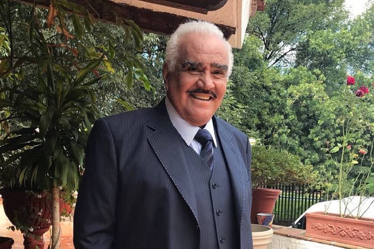 Vicente Fernández sale de terapia intensiva