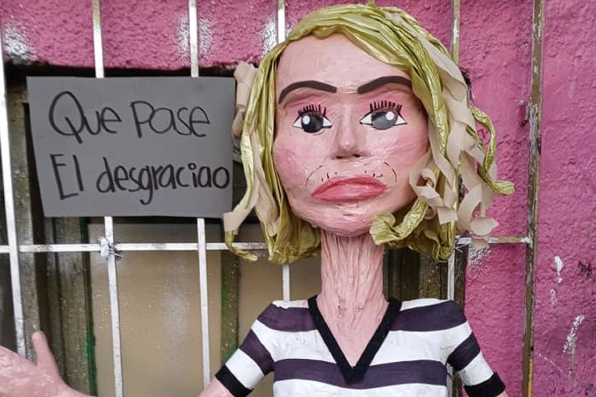 Laura Bozzo aparece en Reynosa, ¡pero convertida en piñata!