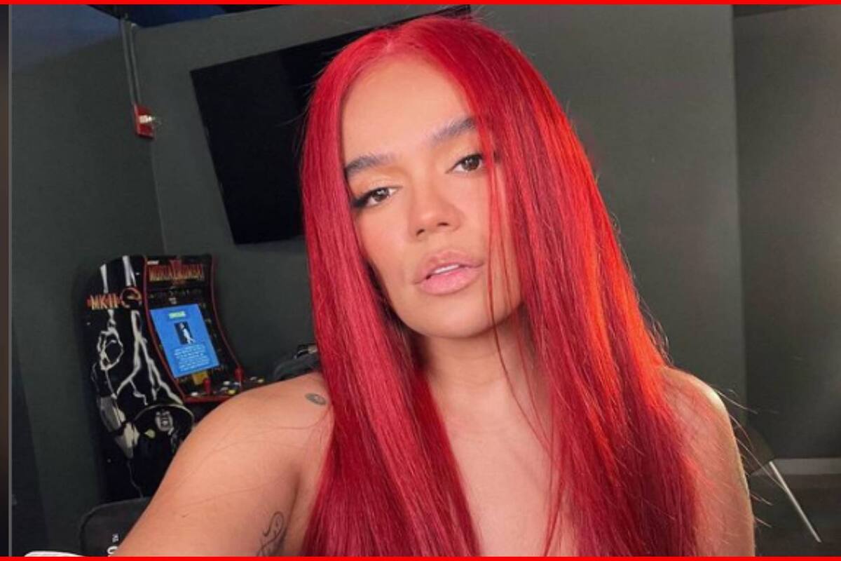 Karol G presume sus curvas con un ajustado bikini en Instagram