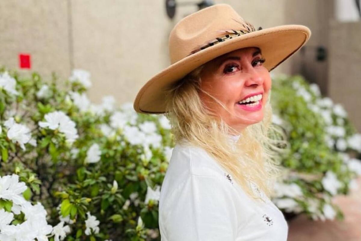 Carla Estrada es hospitalizada tras abrirse la cabeza en obra de teatro; le cayó una cruz