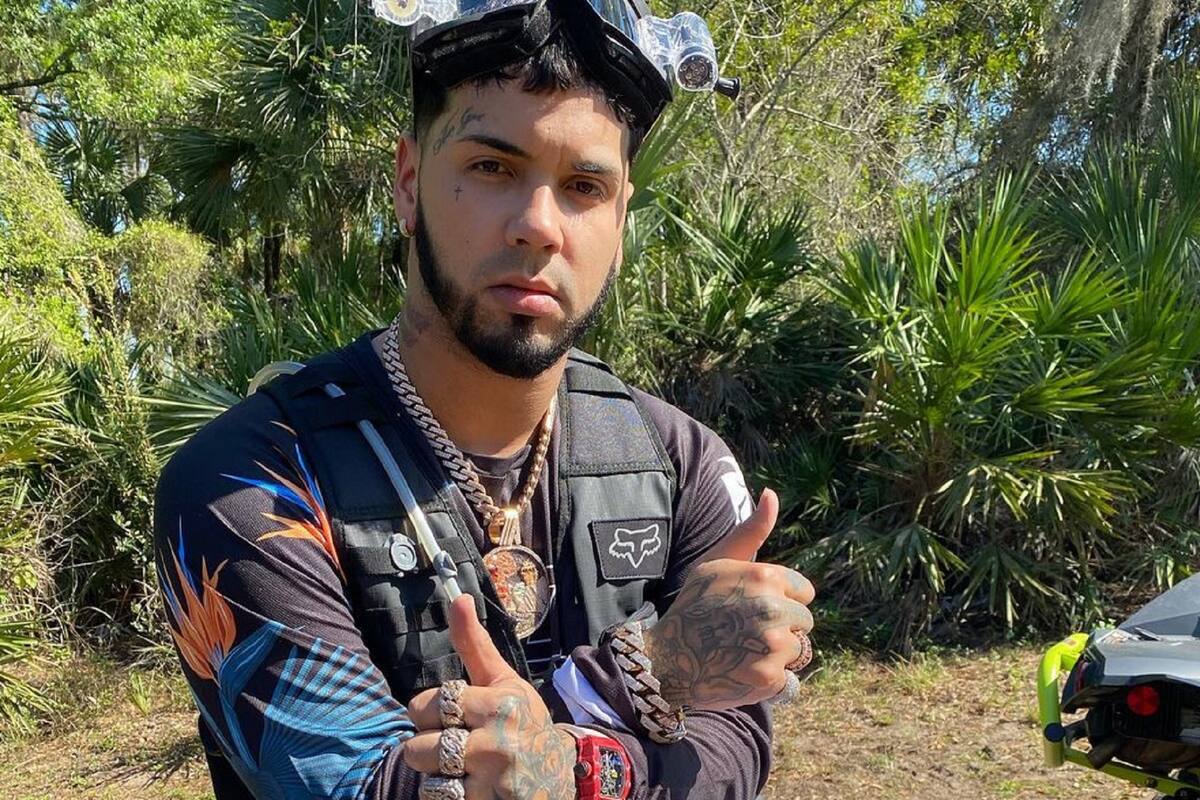 Anuel AA causa controversia al hablar sobre su situación sentimental con una chica