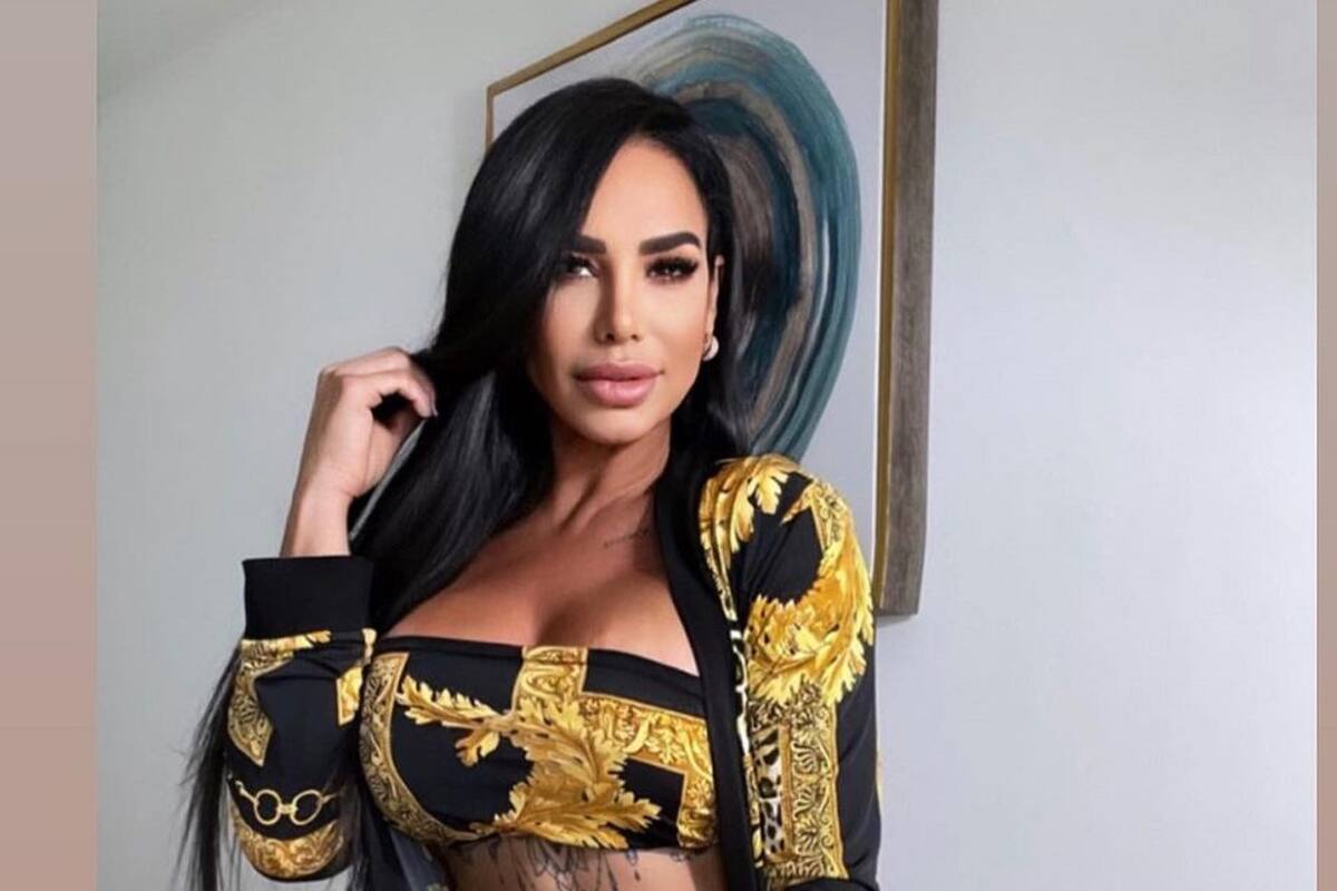 Lis Vega desea bonito día con un vestido espectacular