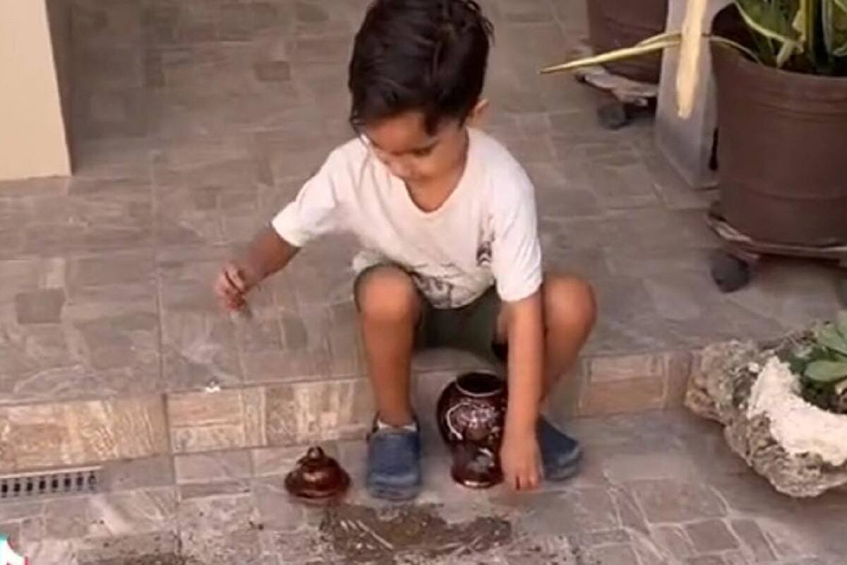 Niño se vuelve viral en TikTok por jugar con las cenizas de su abuela
