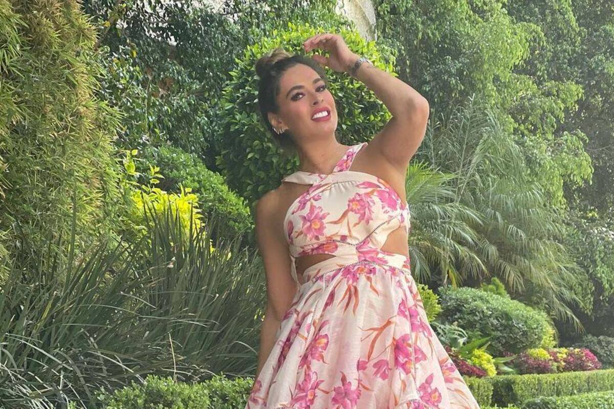 Galilea Montijo luce escultural figura en vestido plateado