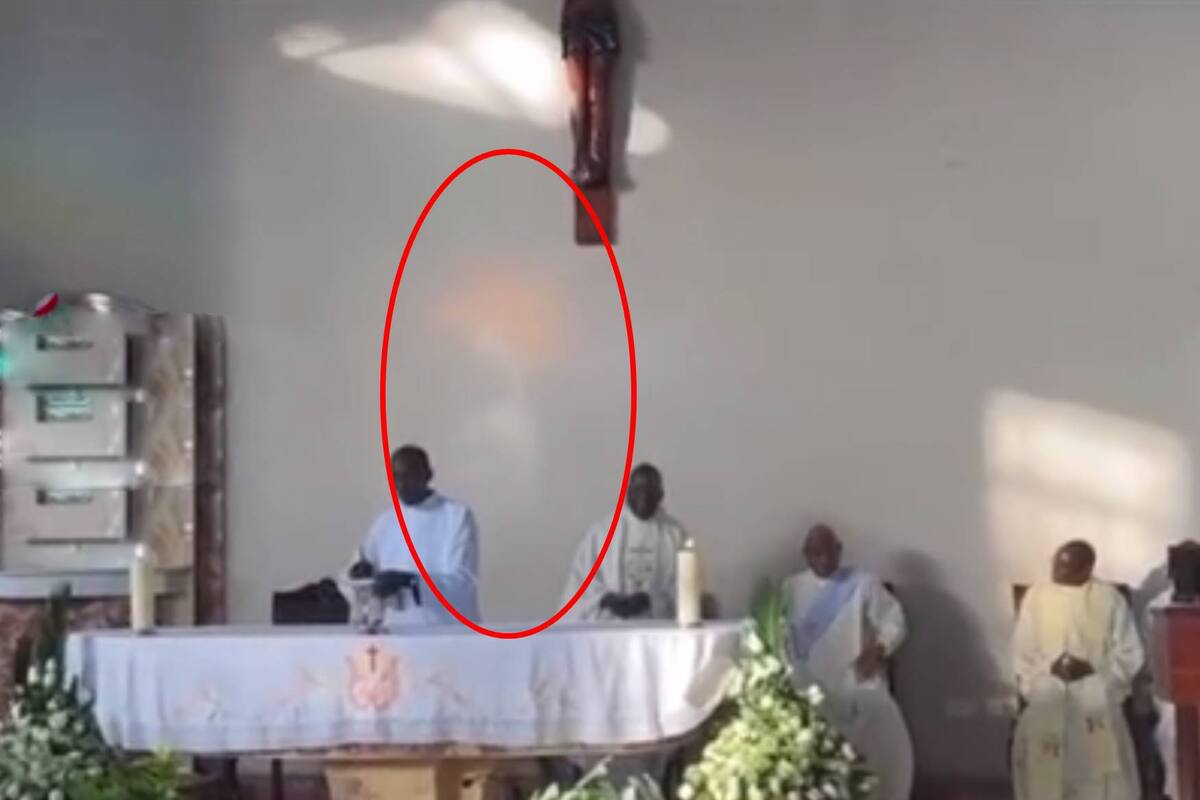 VIDEO: La virgen María se aparece en plena misa en una iglesia en África y se vuelve viral