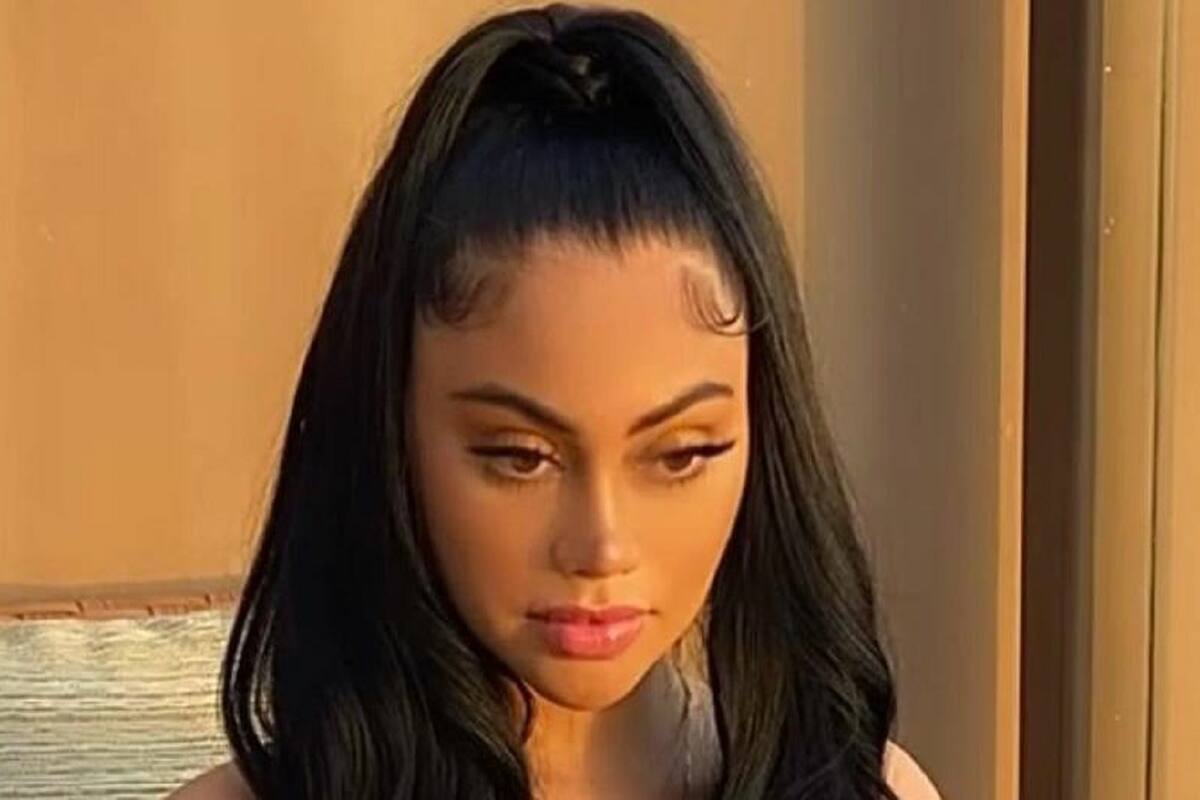 Jailyne Ojeda luce sus impresionantes curvas en espectacular vestido