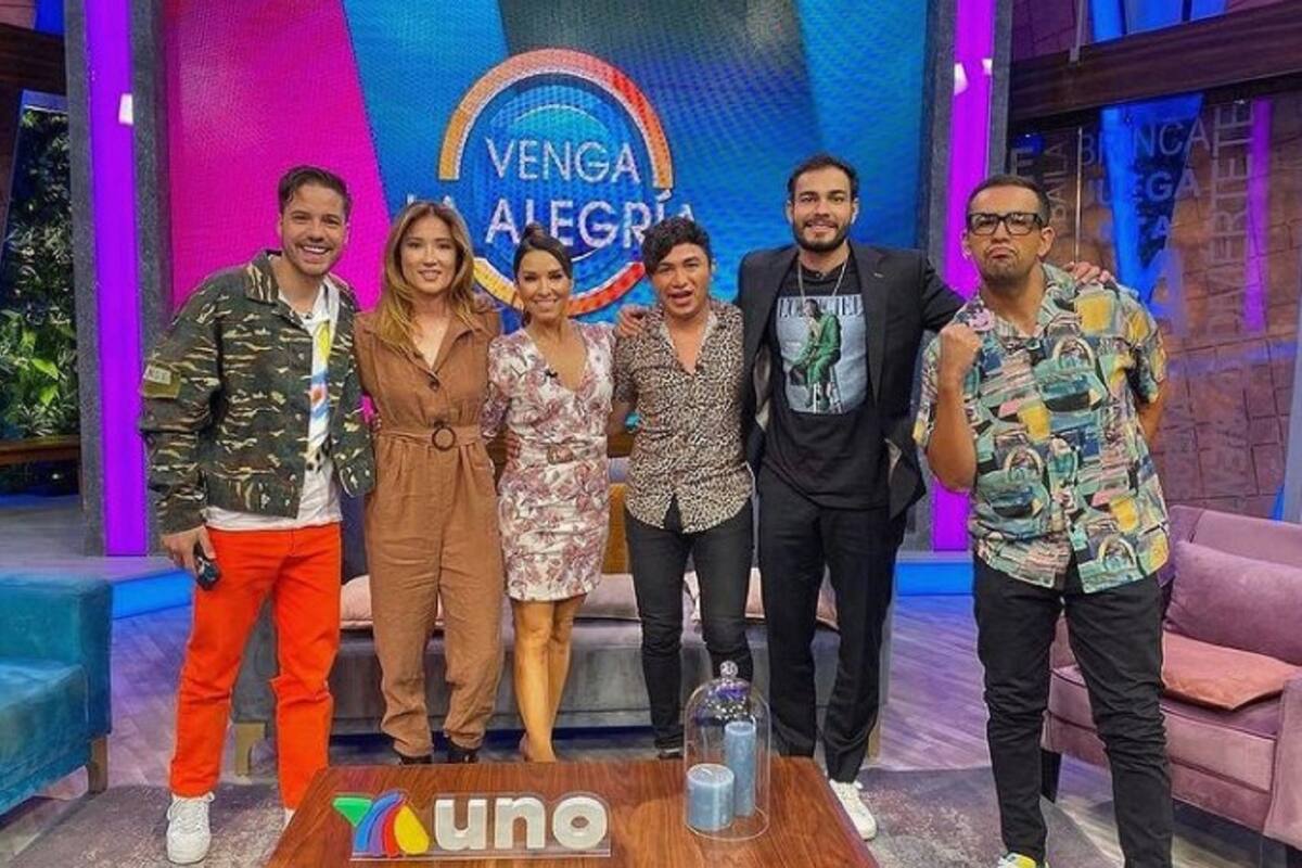 Periodista de "Venga la Alegría" sorprende al publicar foto desnudo