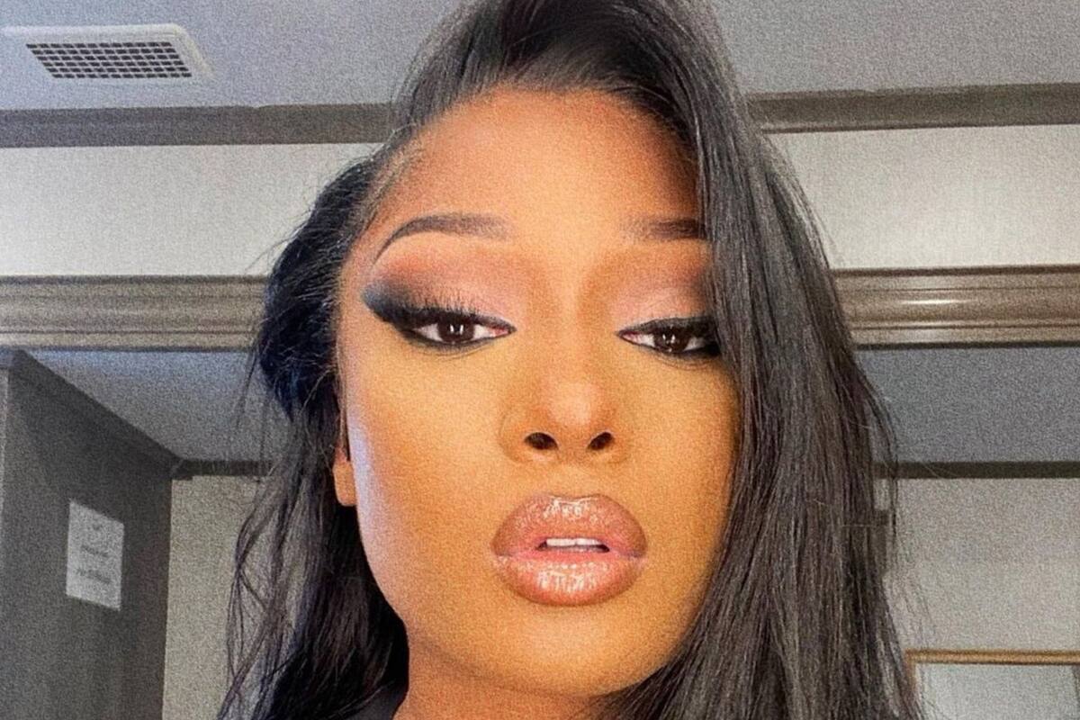 Megan Thee Stallion modela coquetos bikinis y enciende las redes