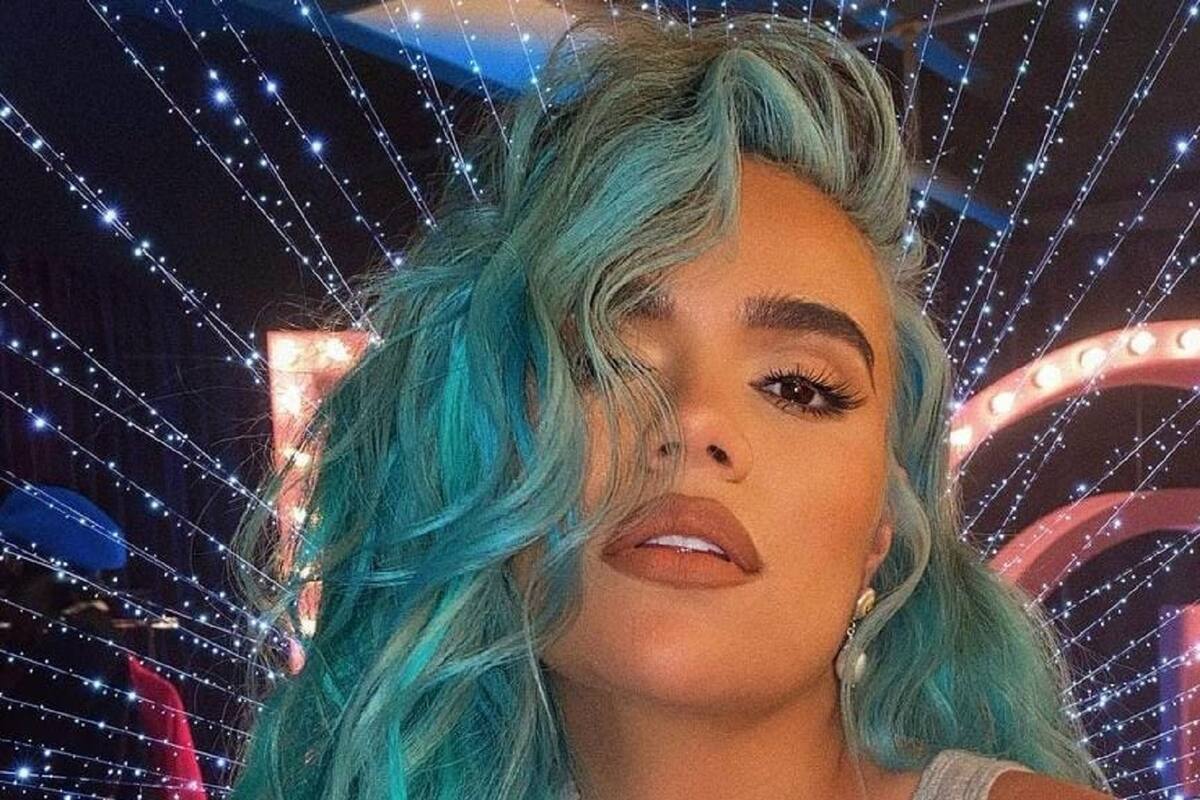 Karol G de vacaciones en playas mexicanas, cantando y tomando tequila con sus amigos