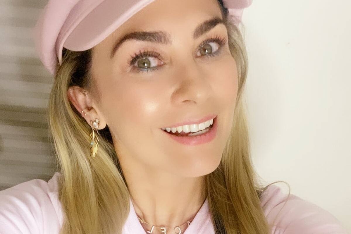 ¡Llena de espuma! Aracely Arámbula luce su belleza desde un jacuzzi