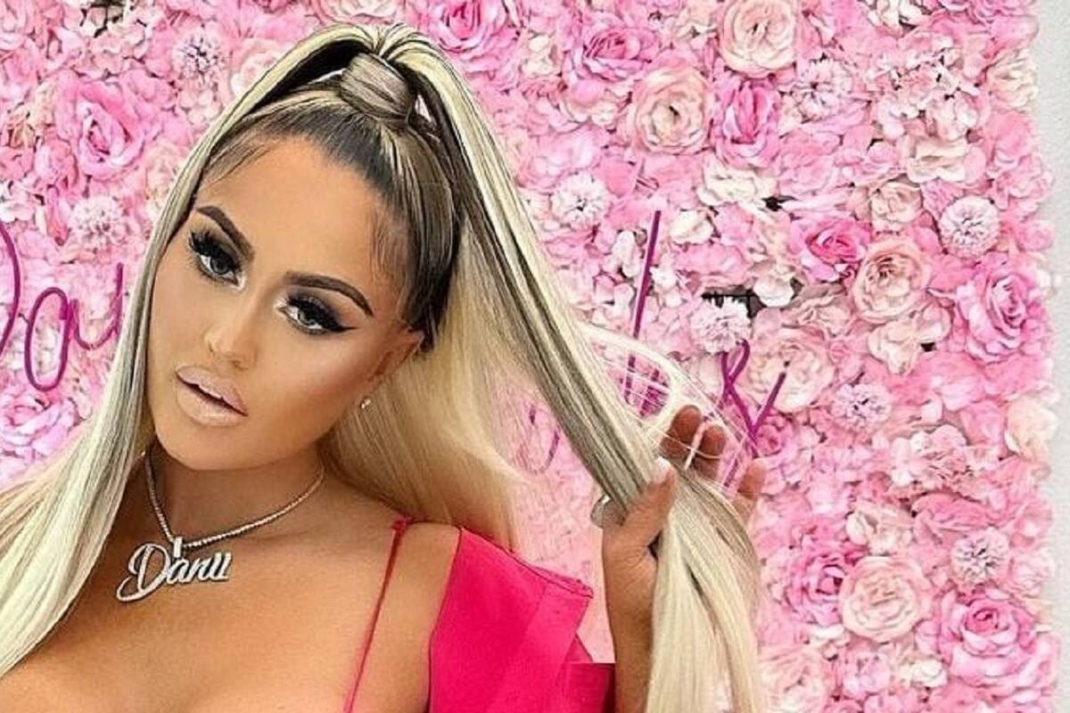 Danii Banks sorprende a sus seguidores modelando su bikini desde la piscina