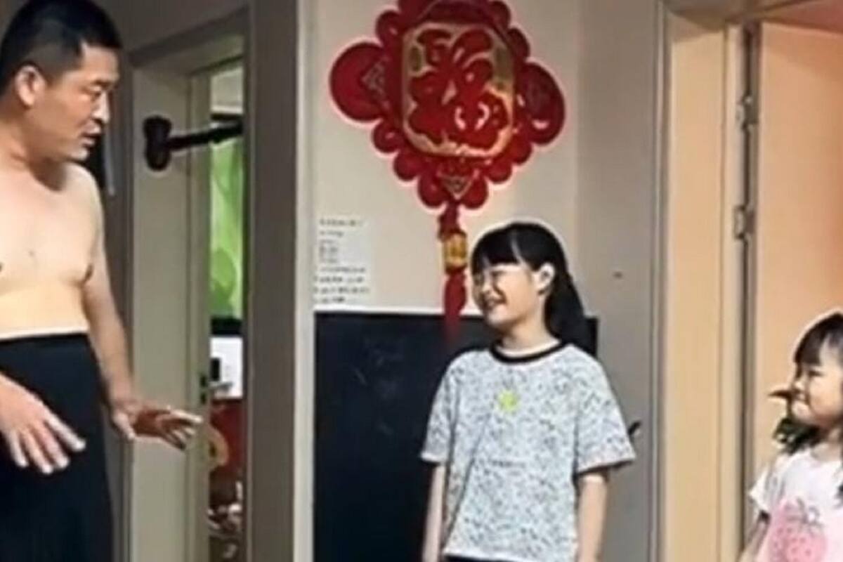 VIDEO VIRAL: Padre pone el ejemplo y les enseña a sus hijas cómo usar falda