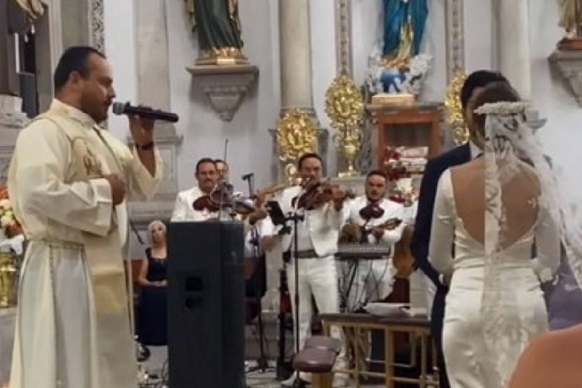 Sacerdote de Jalisco sorprende a los novios al cantarles "Mi razón de ser" de la Banda Ms
