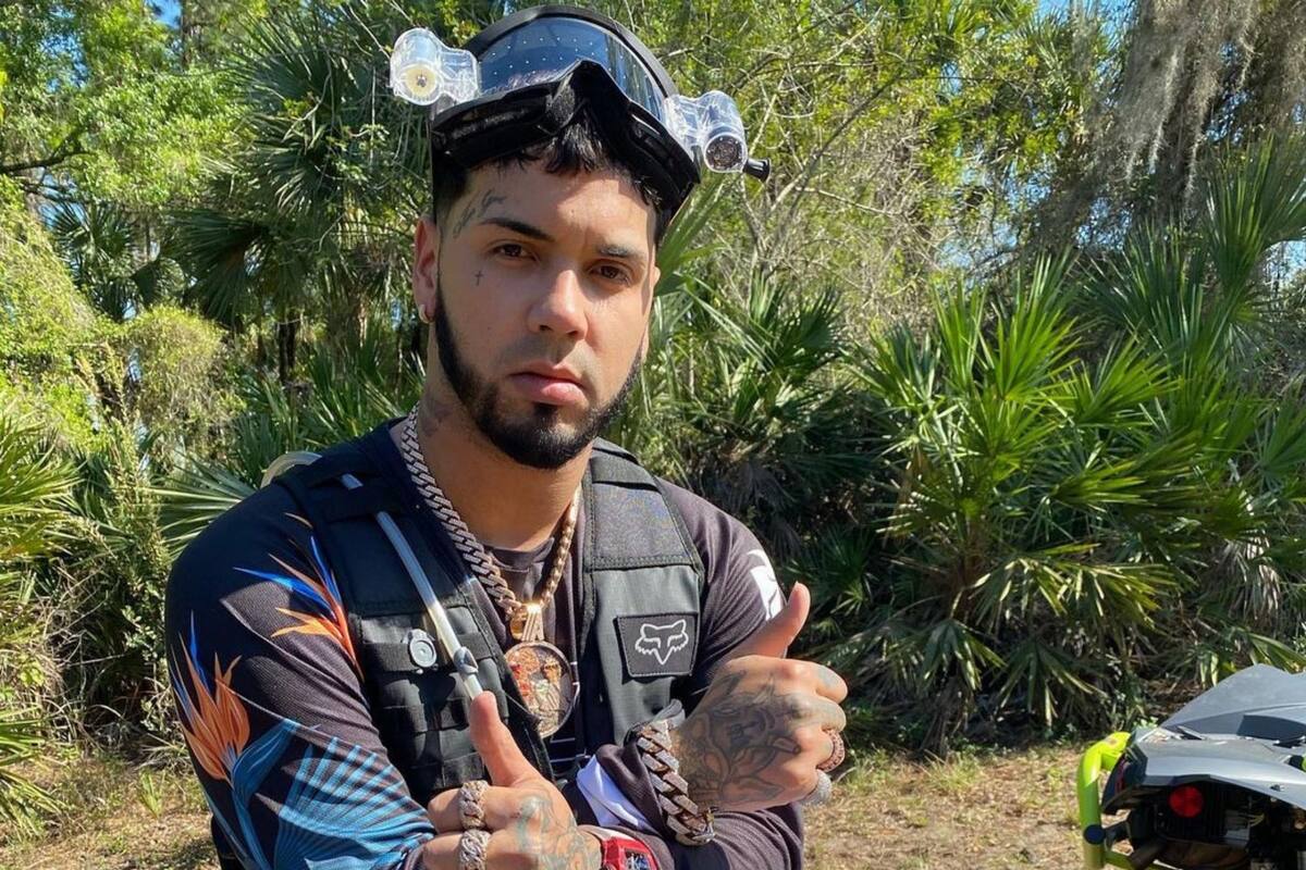 Anuel AA asegura que hará cosas grandes como propietario de equipo baloncesto de Puerto Rico