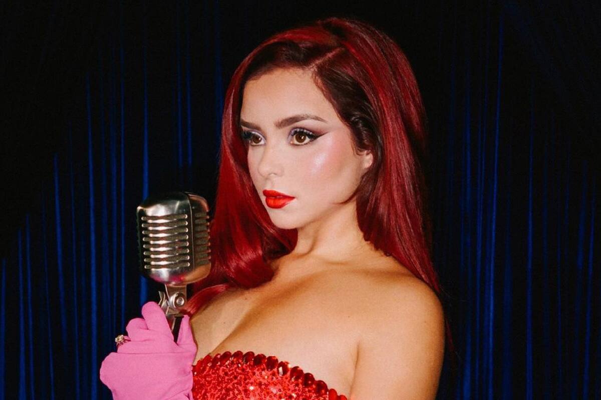 Demi Rose cautiva a todos vestida de Jessica Rabbit en Halloween