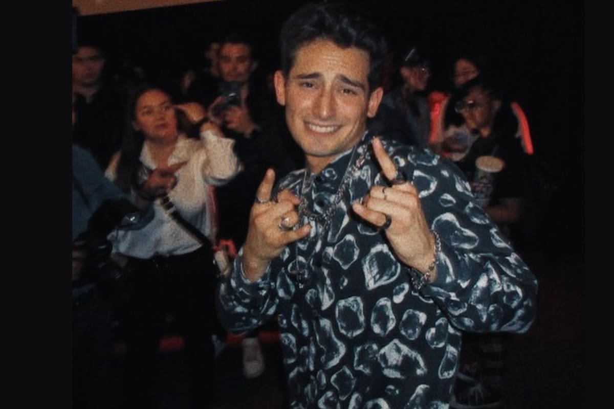 Emilio Osorio besa a Leslie Gallardo en la fiesta de Niurka Marcos: ¿Terminó con Karol Sevilla?