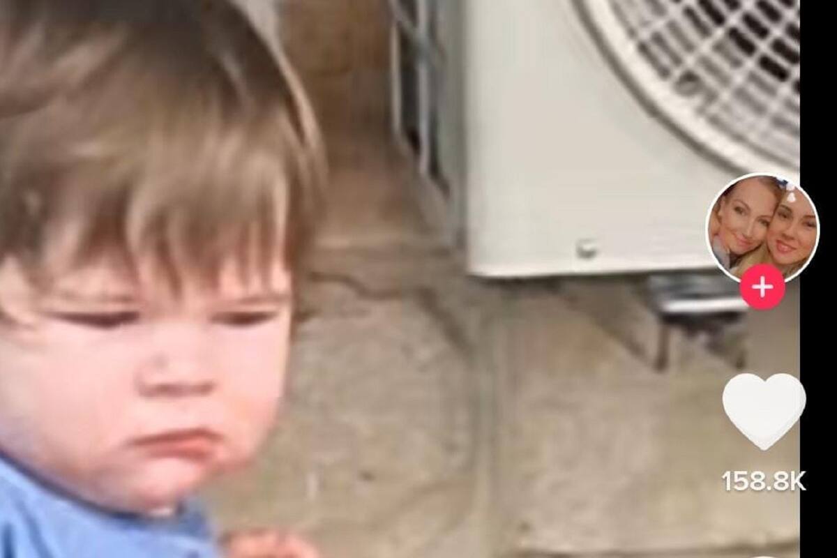 Niño causa sensación en TikTok por su divertida reacción al ser sorprendido con el claxon de un carro