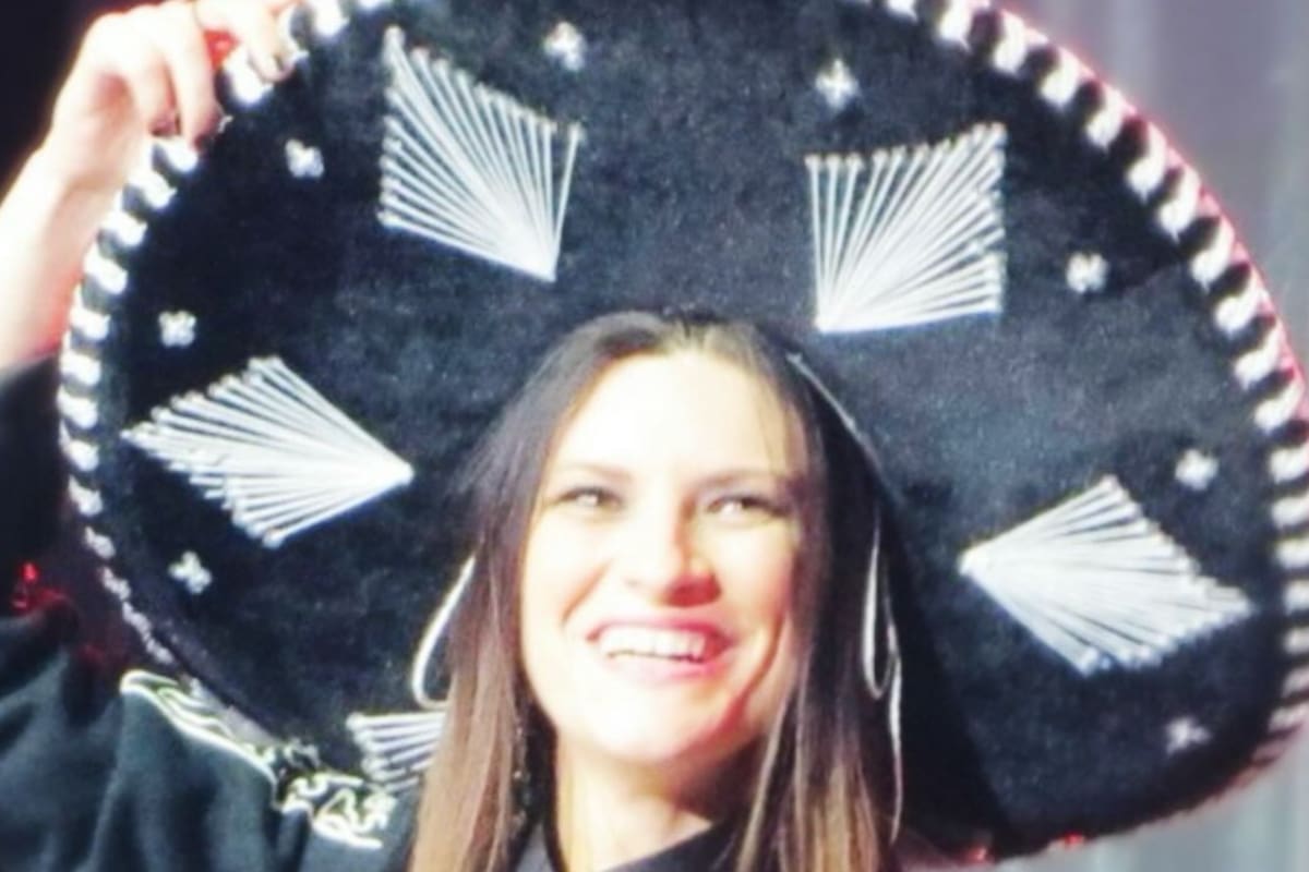 Laura Pausini pide oxígeno durante concierto: le afectó la altura