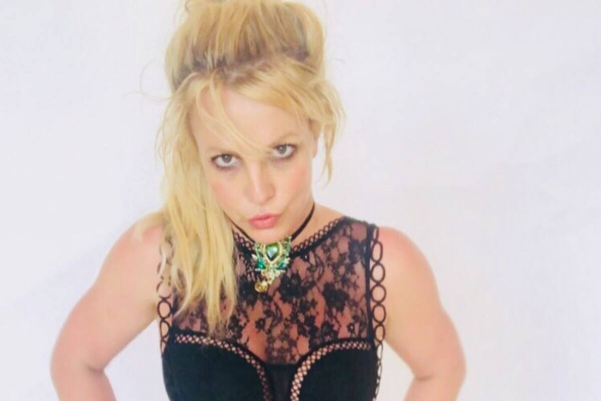 Britney Spears impacta a sus fans al posar topless