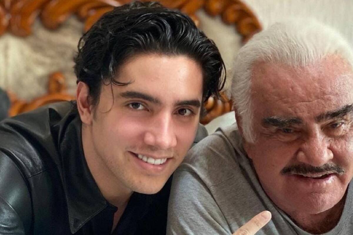 Alex Fernández revela que su abuelo se le manifestó durante su funeral