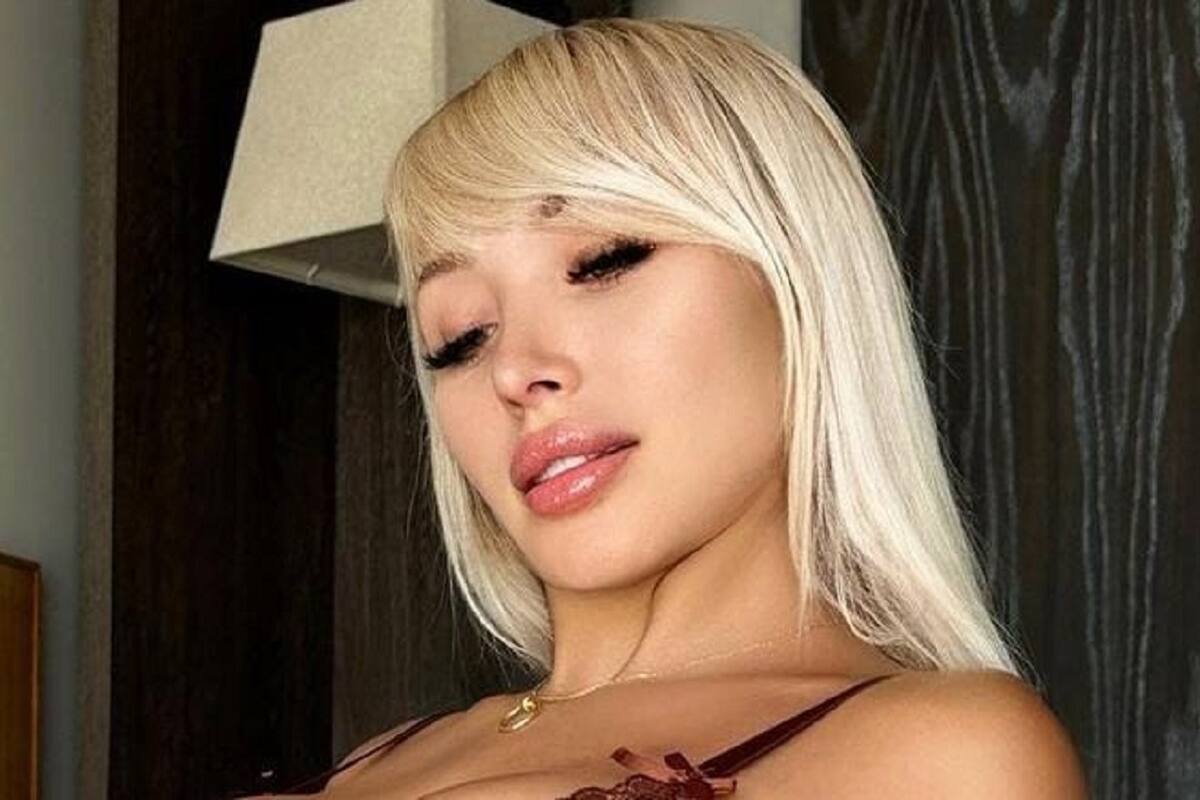 Daniella Chávez deslumbra a sus fans modelando su babydoll desde la cama