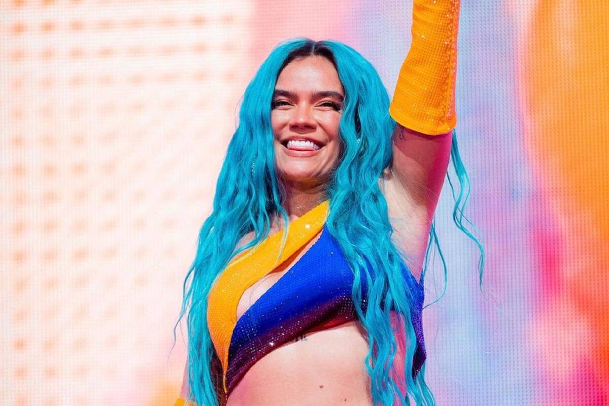 Karol G hace homenaje a Selena Quintanilla, Celia Cruz y Daddy Yankee en Coachella 2022