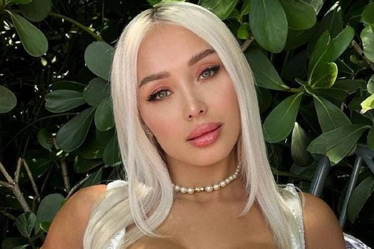 Daniella Chávez hace gala de su espectacular figura modelando su vestido