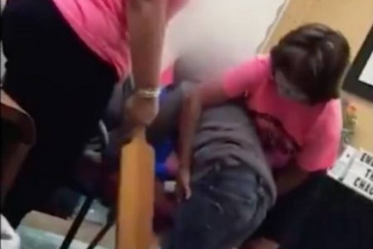 VIDEO: ¡Indignante! Directora golpea a alumna de 6 años con una madera por dañar una computadora