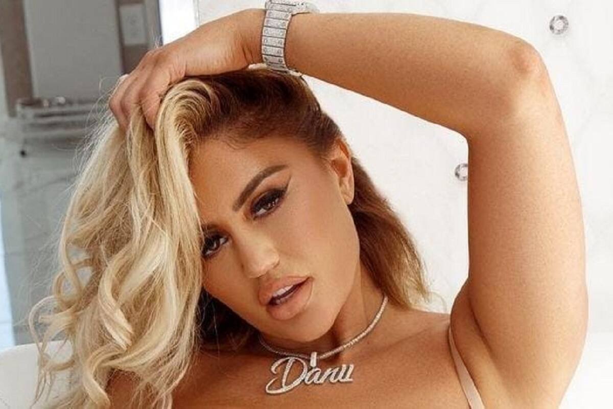 Danii Banks luce sus curvas al modelar su ropa interior de encaje
