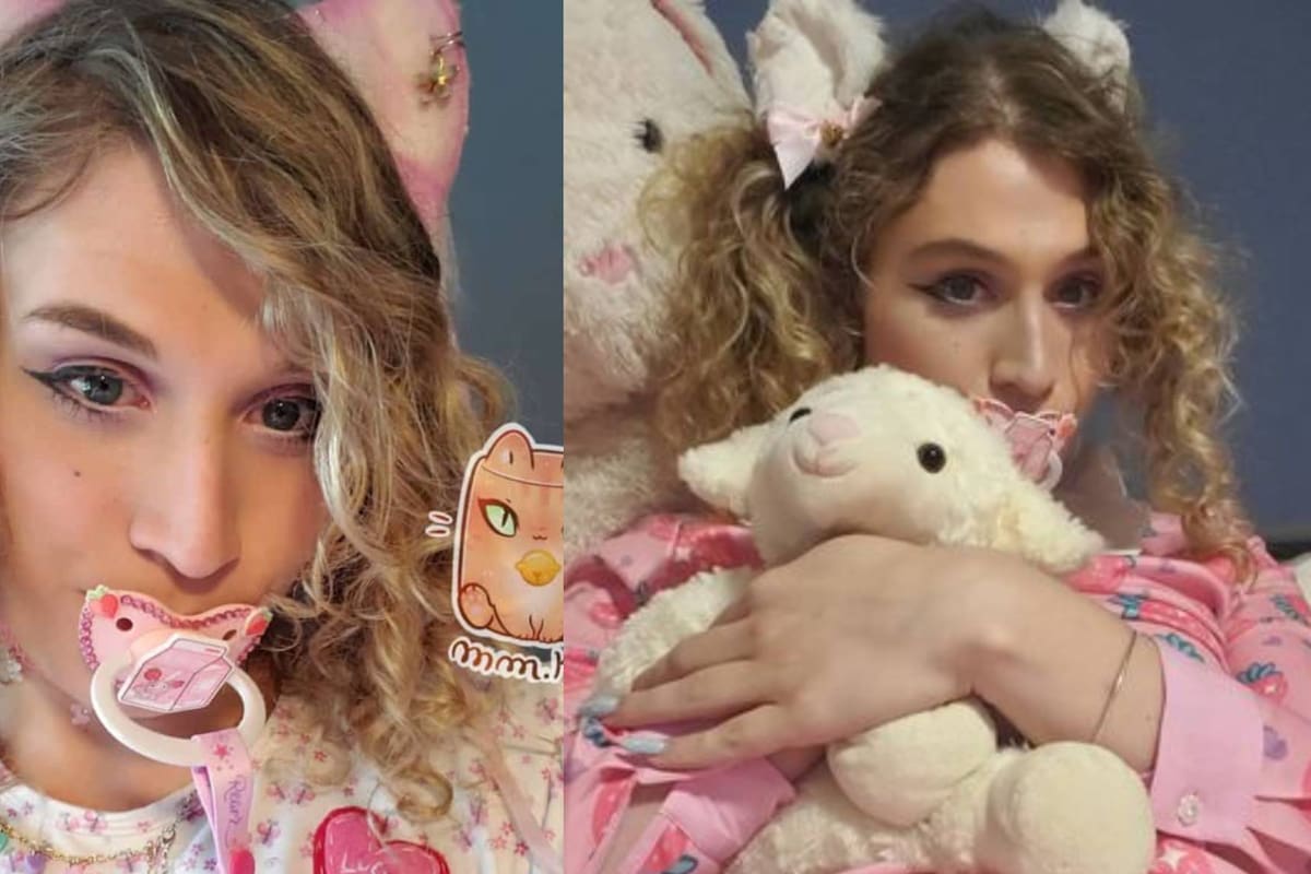 Mujer que se cree bebé se viste como uno y usa pañales