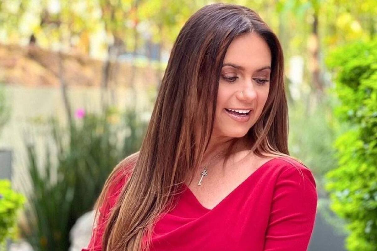 Penélope Menchaca rompe en llano en pleno programa al hablar de su hija