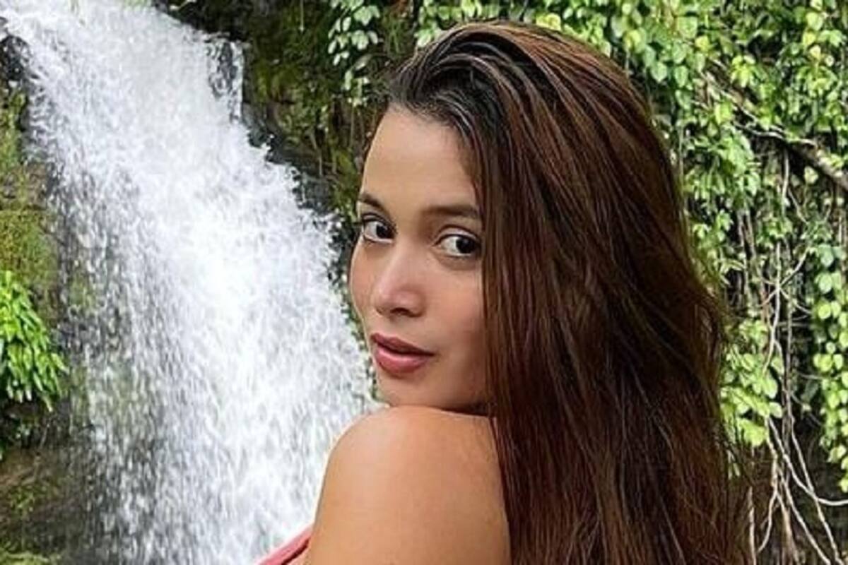 Pandora Kaaki acapara la atención de sus seguidores con su vestido rosa