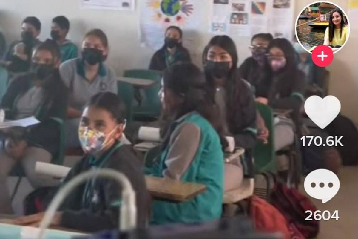 Maestra deja a sus estudiantes exponer lo que quieran y este fue el resultado