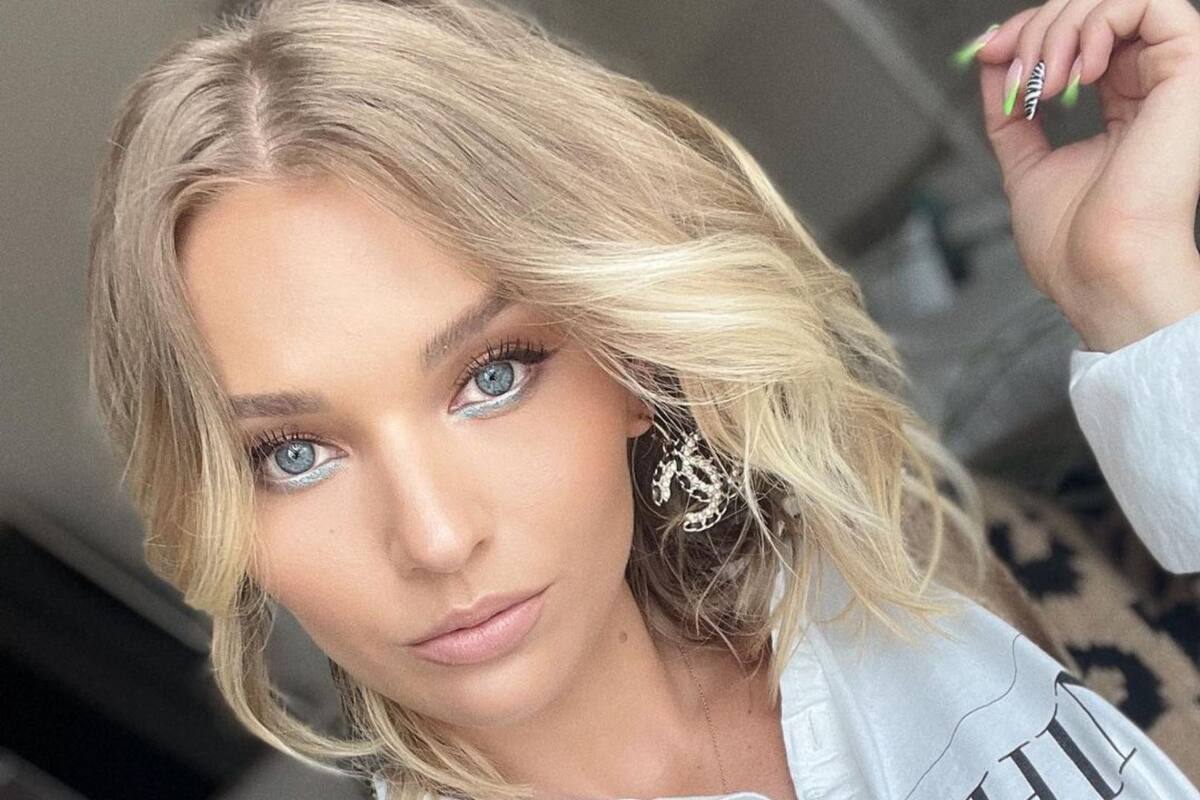 Irina Baeva luce su abdomen de acero