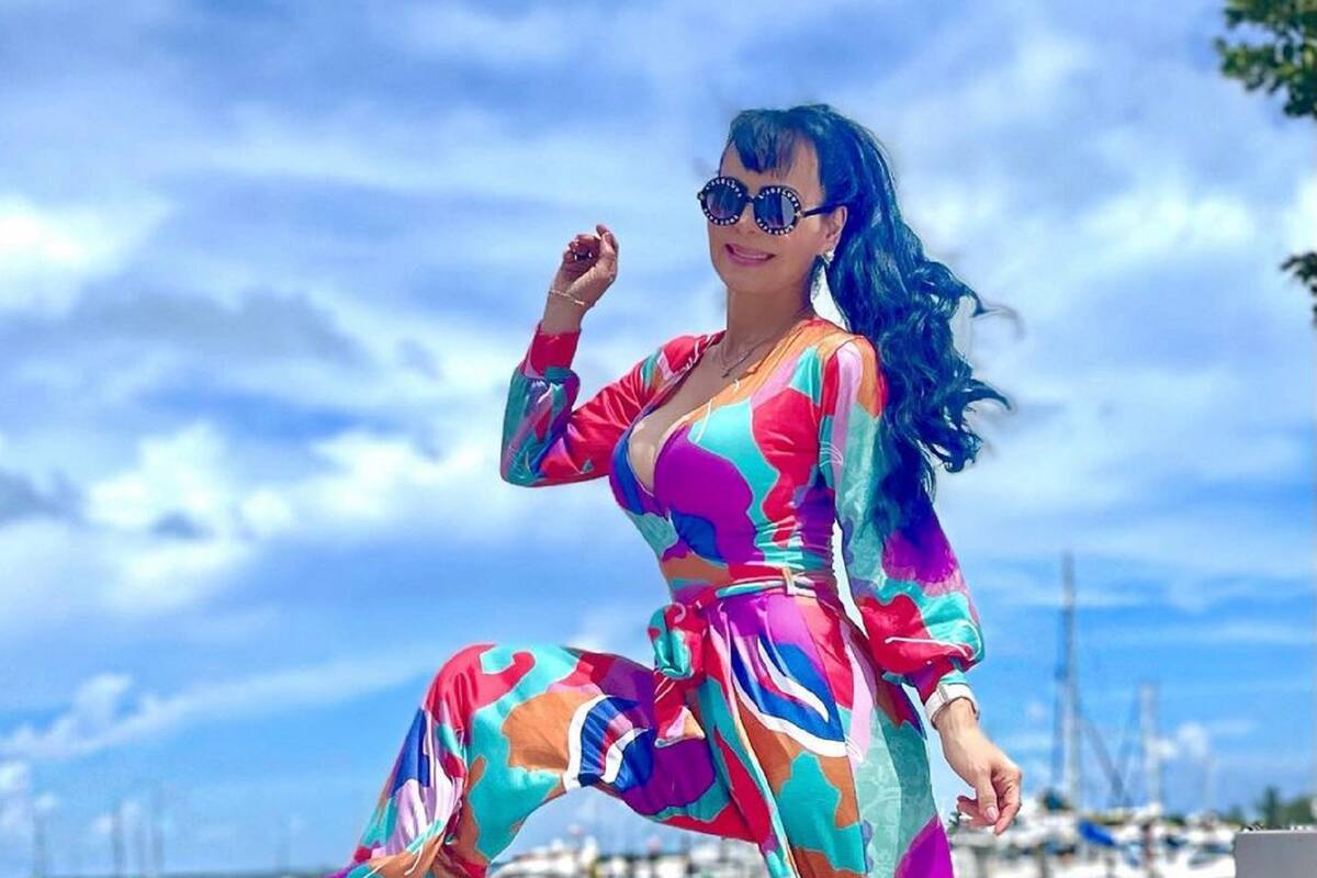 A sus 63 años, Maribel Guardia presume su voluptuosas curvas en playas de Miami