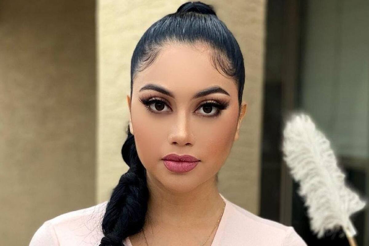 Jailyne Ojeda luce escultural figura completamente cubierta de miel