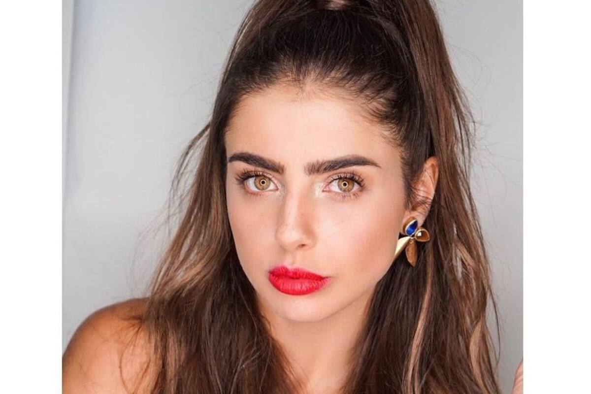 ¡De espaldas! Michelle Renaud presume su figura desde la playa