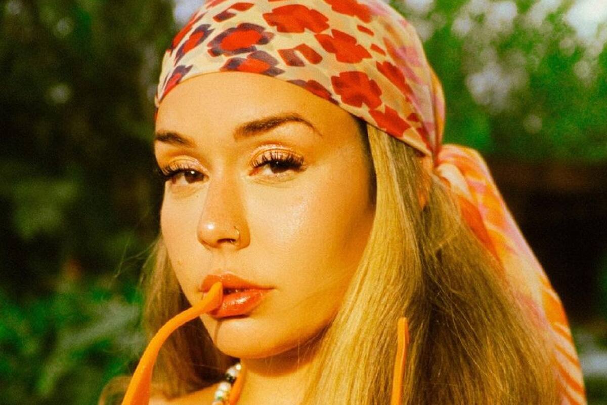 Hija de Daddy Yankee luce sus curvas con bikini tejido y la llaman la "combi completa"