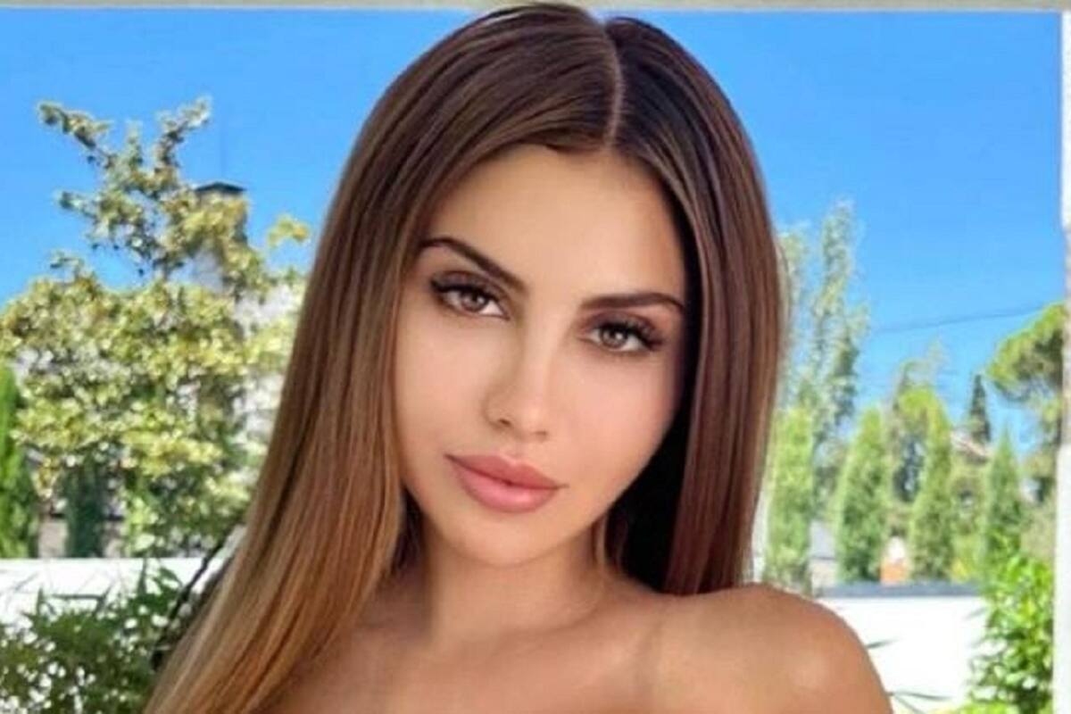 Alexa Dellanos se roba las miradas de sus fans al tomar el solo en bikini