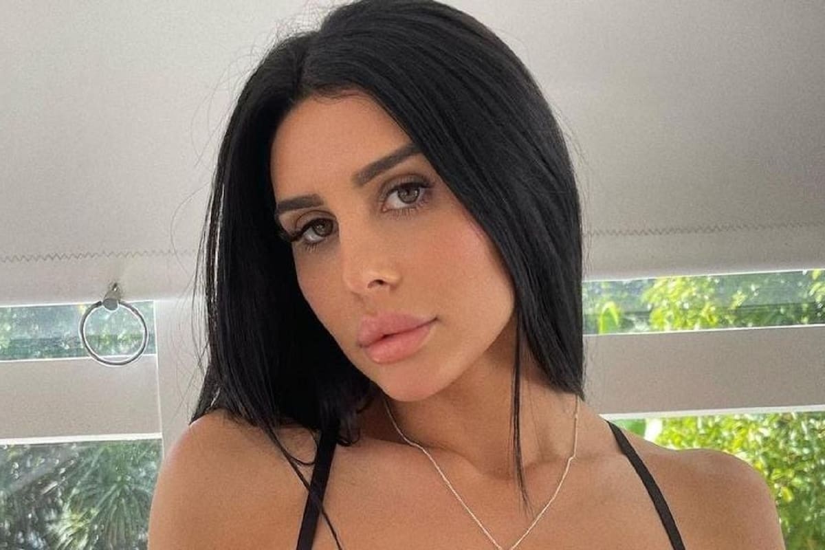 Lily Adrianne enamora a sus seguidores de Instagram con su ropa interior de encaje