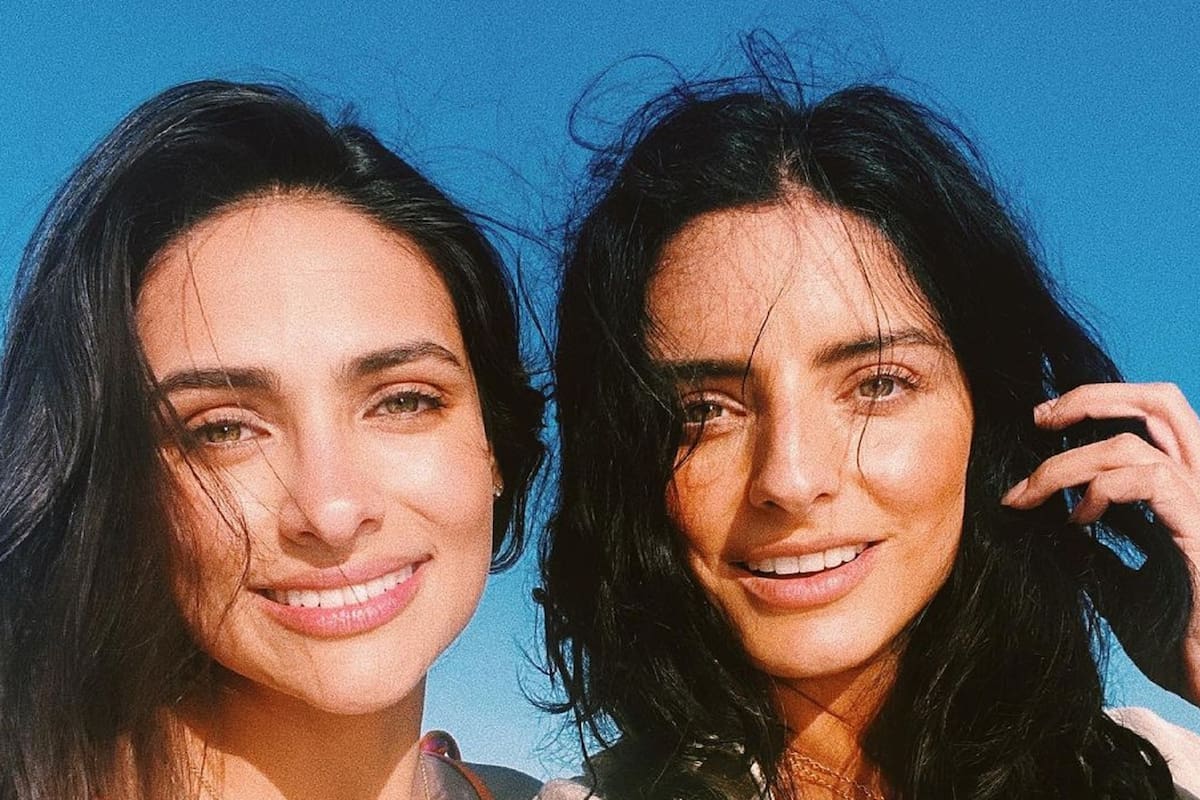Aislin Derbez y Renata Notni presumen sus cuerpazos en las playas de Ibiza