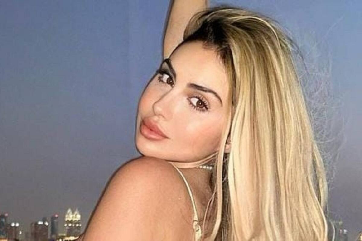 Alexa Dellanos deja con la boca abierta a sus fans al modelar su bikini