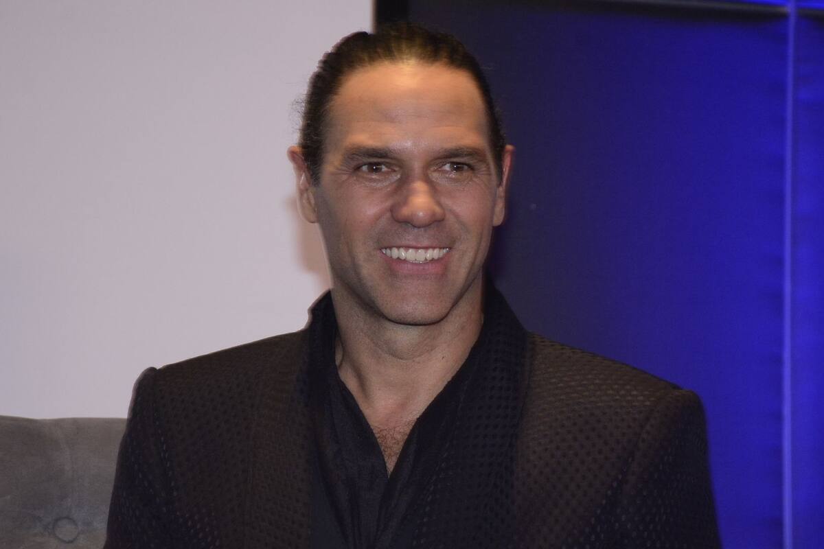 Valentino Lanús cree que las vacunas provocan el cáncer en las personas