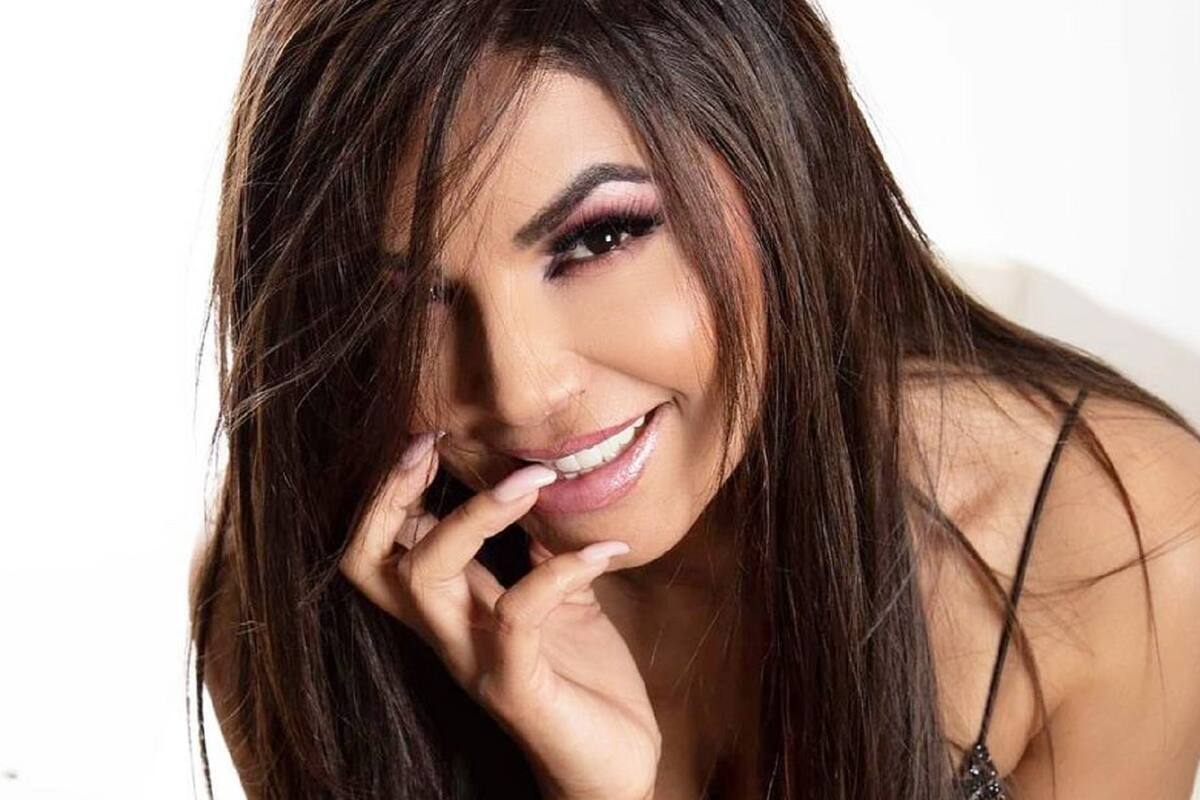 "La Casa de los Famosos": Aleida Núñez intenta conquistar a Pepe Gámez en baby doll