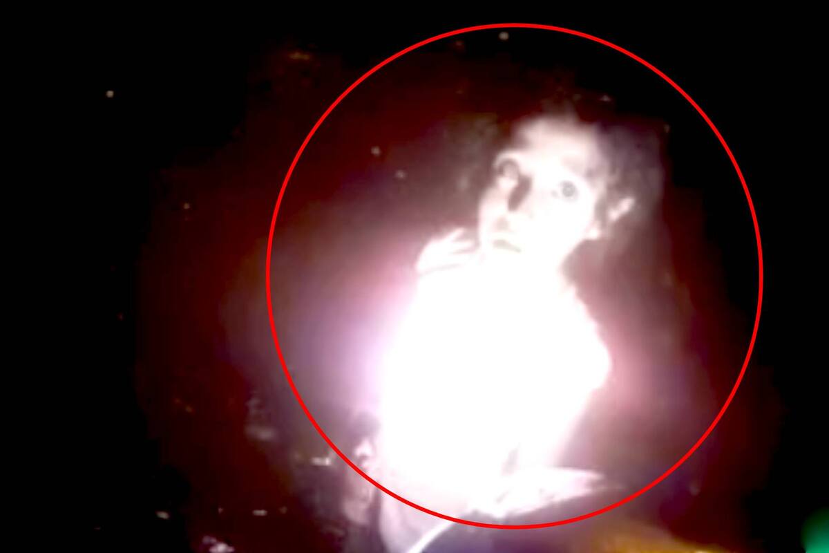 VIDEO: Captan a una niña que irradia luz, deambulando sola de madrugada