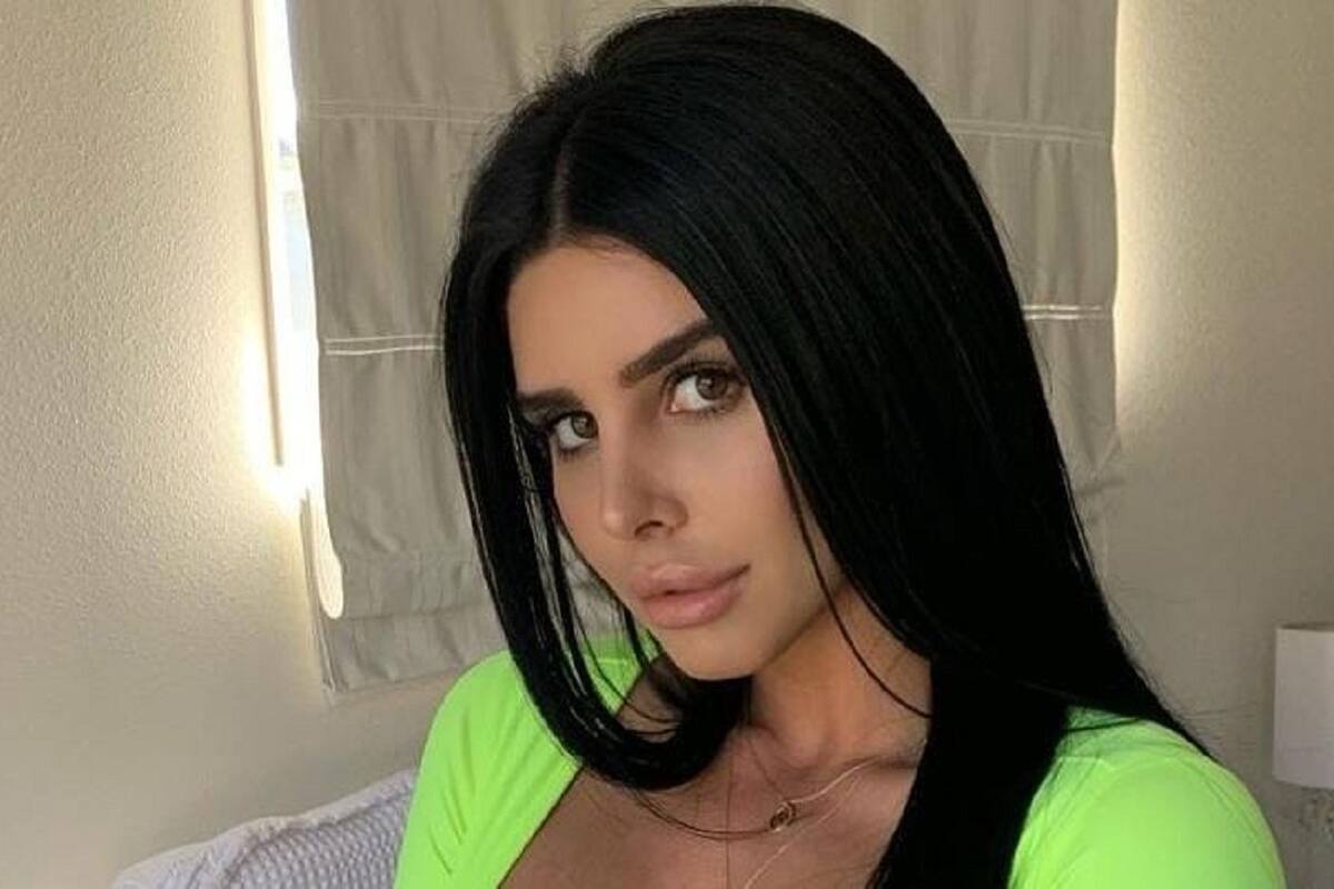 Lily Adrianne deslumbra a sus fans con su sensual ropa interior de encaje transparente