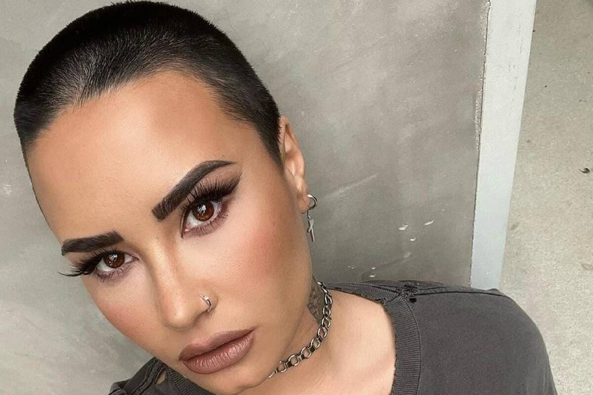 Demi Lovato luce radical cambio de imagen tras salir de rehabilitación