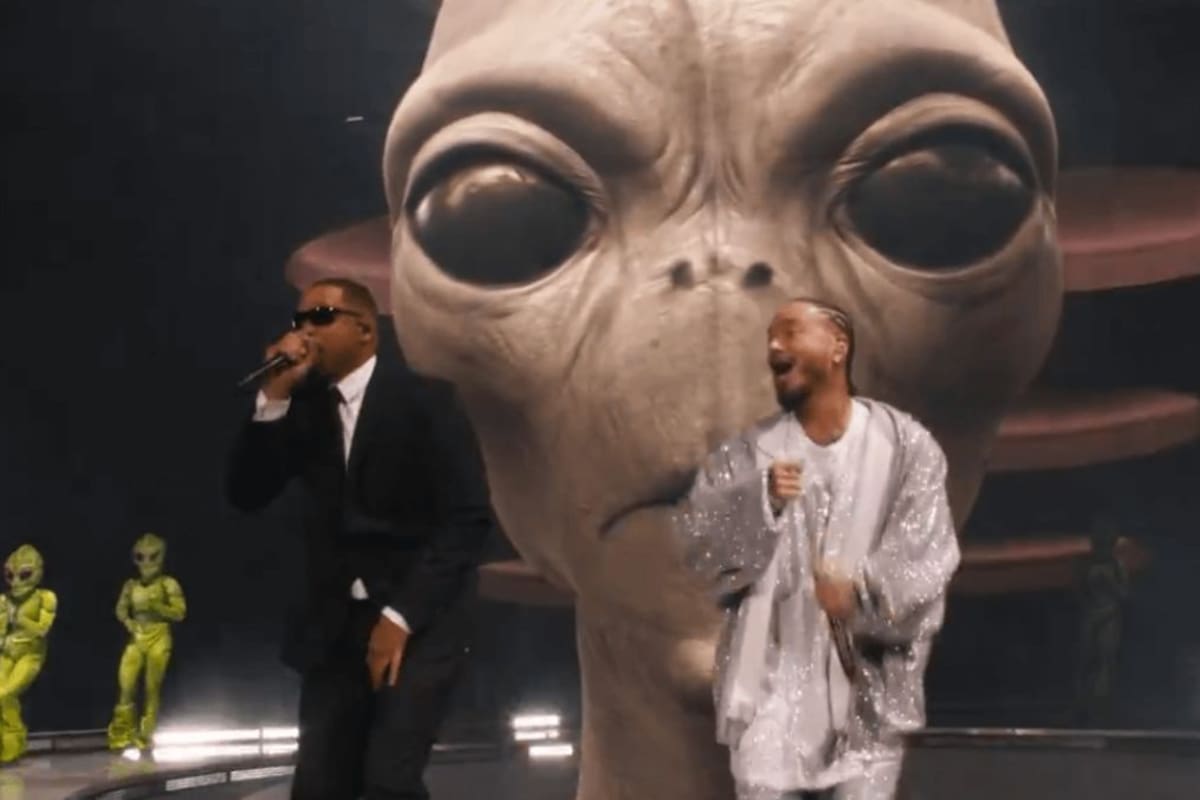 Will Smith aparece en el escenario de Coachella junto a J Balvin