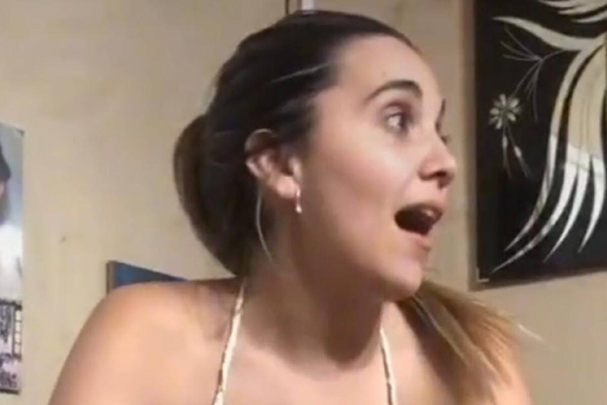 Joven recibe el carrito de Barbie que quería cuando era niña y rompe en llanto